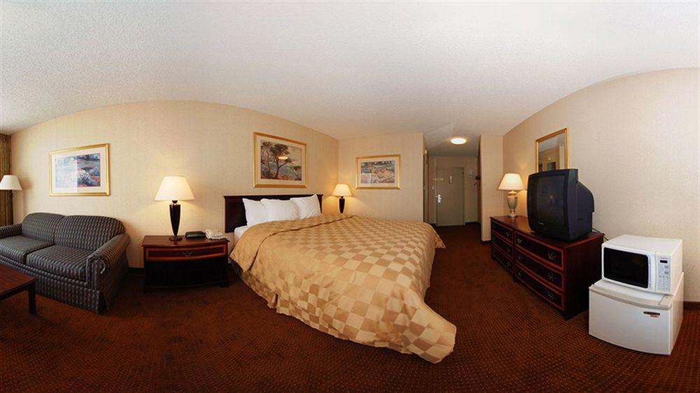 Clarion Inn And Events Center Pueblo North Exteriér fotografie