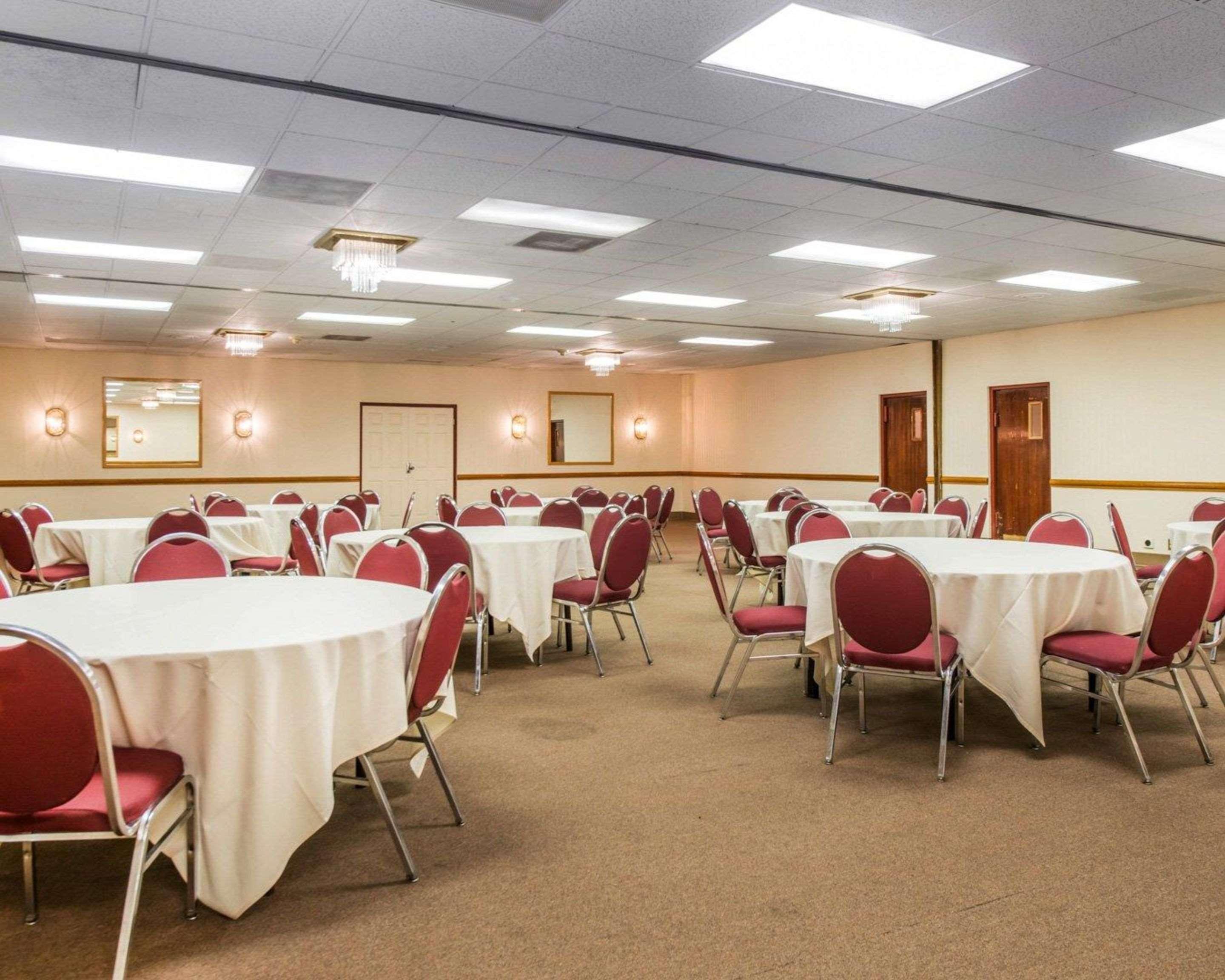Clarion Inn And Events Center Pueblo North Exteriér fotografie